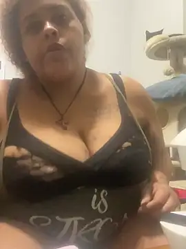 Snapshot of juicybooty_cherri2 chatting on January 2025 06:42:01 AM juicybooty cherri2 online show from January 2025 06:42:01 AM