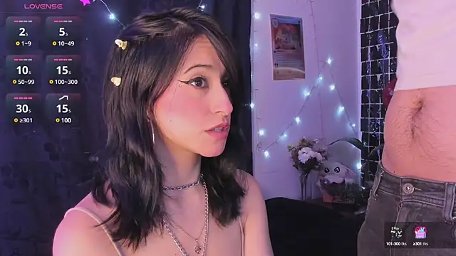 Snapshot of Carlasxdreams chatting on March 2025 04:27:02 AM Carlasxdreams online show from March 2025 04:27:02 AM