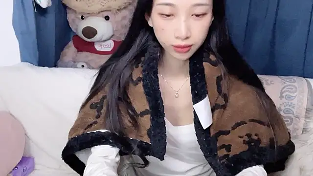 Lili-2 online show from February 2026 12:54:01 PM