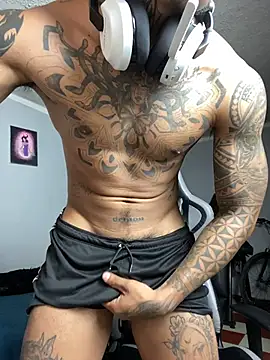 Nickhot0609 online show from November 2025 07:47:02 PM