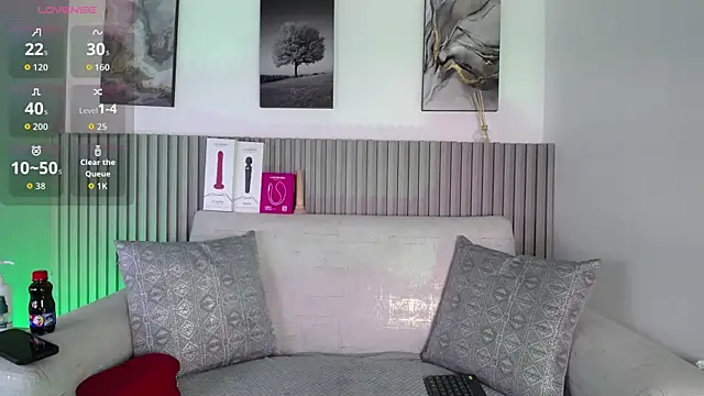 Snapshot of Melodi_Roux chatting on June 2026 01:39:02 PM Melodi Roux online show from June 2026 01:39:02 PM