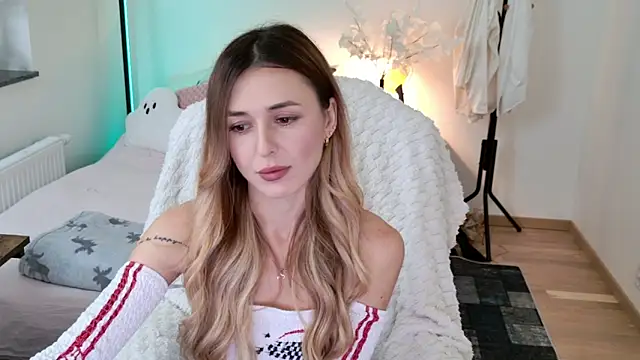 Sophie Enzo online show from January 2025 11:18:02 PM