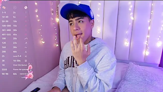 kiing azahell online show from March 2025 05:09:02 AM