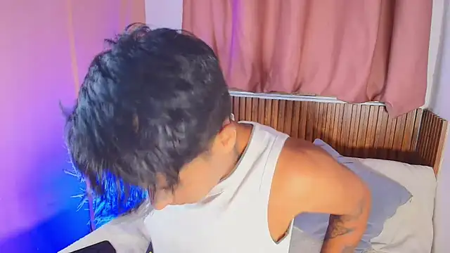 kiing azahell online show from April 2026 02:06:01 AM