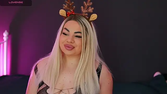 Snapshot of MissLilaa chatting on December 2024 05:58:02 PM MissLilaa online show from December 2024 05:58:02 PM