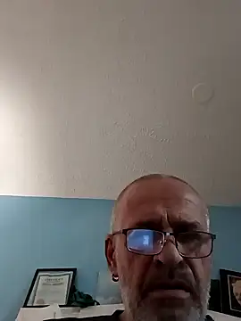 Snapshot of geilerschwanz64 chatting on January 2025 04:28:02 PM geilerschwanz64 online show from January 2025 04:28:02 PM