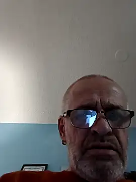 Snapshot of geilerschwanz64 chatting on January 2025 06:35:02 PM geilerschwanz64 online show from January 2025 06:35:02 PM