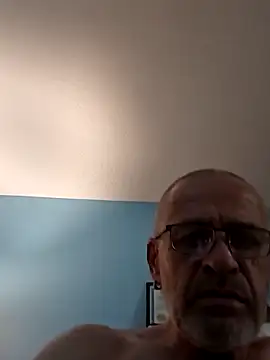 Snapshot of geilerschwanz64 chatting on February 2025 11:04:02 PM geilerschwanz64 online show from February 2025 11:04:02 PM