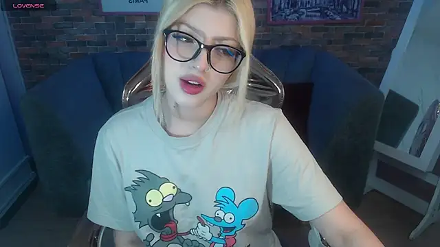 Kitty fox b online show from March 2025 12:59:02 PM