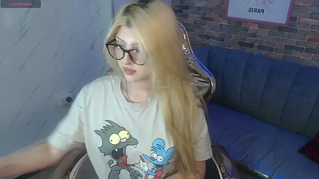 Kitty fox b online show from March 2025 04:03:02 PM