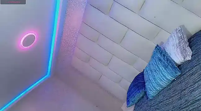 Hallyhott online show from February 2025 07:42:02 AM