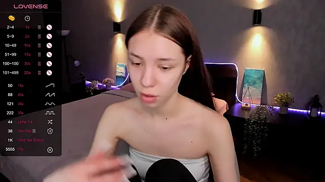 Snapshot of MilliBrown_ chatting on February 2025 11:47:02 AM MilliBrown online show from February 2025 11:47:02 AM