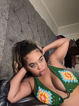 Snapshot of camiliaskye chatting on September 2025 05:18:02 AM camiliaskye online show from September 2025 05:18:02 AM