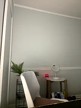 camiliaskye online show from December 2025 04:57:01 PM