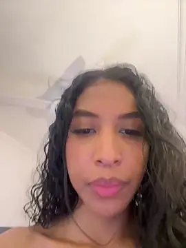 Snapshot of IamCrystal2 chatting on June 2026 02:53:01 AM IamCrystal2 online show from June 2026 02:53:01 AM