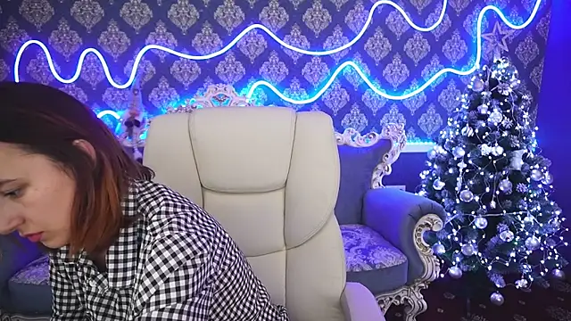 Snapshot of Roxy_Rayy chatting on December 2024 01:44:02 PM Roxy Rayy online show from December 2024 01:44:02 PM