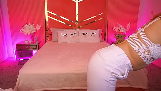 Snapshot of Roxy_Rayy chatting on December 2025 03:07:02 PM Roxy Rayy online show from December 2025 03:07:02 PM