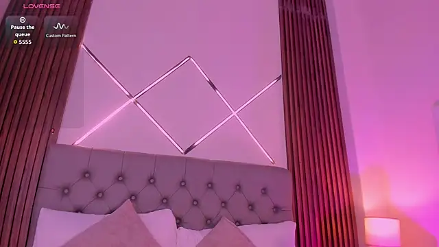 alisson sanders online show from April 2026 01:01:02 PM