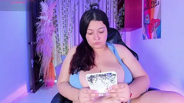 Snapshot of JulietaKane chatting on May 2026 10:03:01 PM JulietaKane online show from May 2026 10:03:01 PM