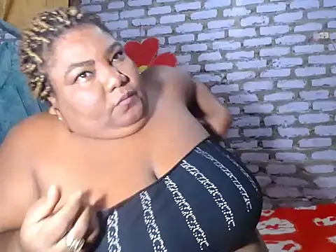 Snapshot of bustyboobsperver chatting on October 2025 11:18:02 PM bustyboobsperver online show from October 2025 11:18:02 PM