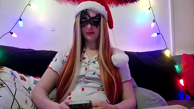 Snapshot of LexiSnowUK chatting on December 2024 11:57:01 PM LexiSnowUK online show from December 2024 11:57:01 PM