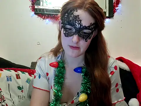 Snapshot of LexiSnowUK chatting on December 2024 10:38:02 PM LexiSnowUK online show from December 2024 10:38:02 PM