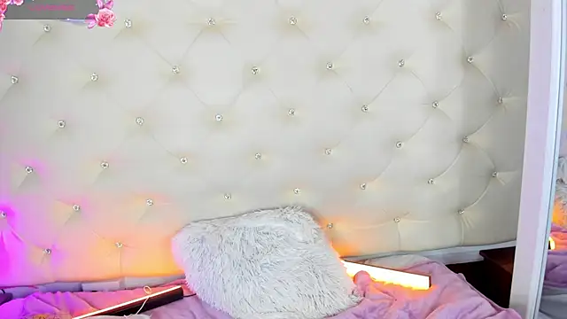  jade white  online show from February 2025 03:30:02 PM