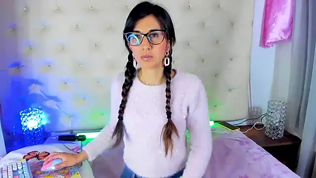  jade white  online show from February 2025 12:44:02 PM