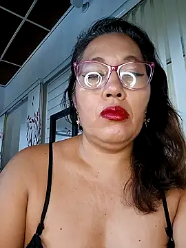 Snapshot of anniecoopeer chatting on January 2025 04:03:01 PM anniecoopeer online show from January 2025 04:03:01 PM