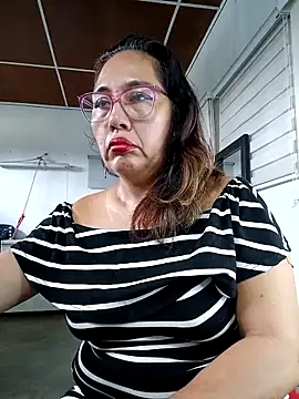 Snapshot of anniecoopeer chatting on March 2025 03:26:01 PM anniecoopeer online show from March 2025 03:26:01 PM