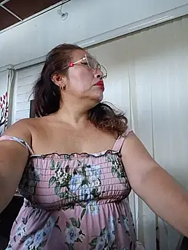 anniecoopeer online show from April 2026 07:26:01 PM