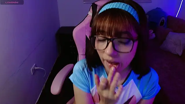 evie cloud online show from March 2025 01:32:02 AM