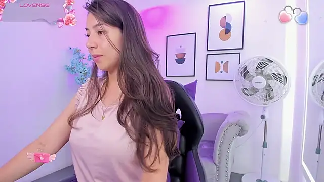 Ema louis  online show from February 2025 12:47:01 PM