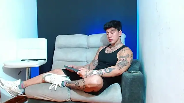 JUSTIN FULLER1 online show from April 2026 09:34:01 PM
