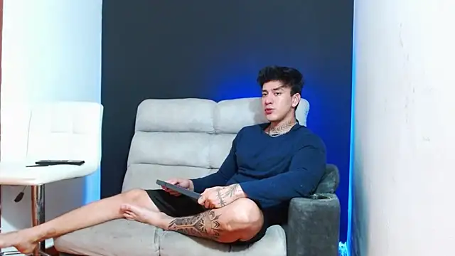 JUSTIN FULLER1 online show from April 2026 11:22:02 PM