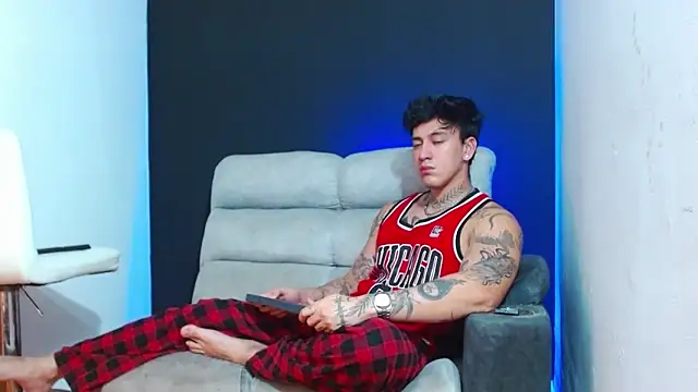 JUSTIN FULLER1 online show from May 2026 03:02:02 AM