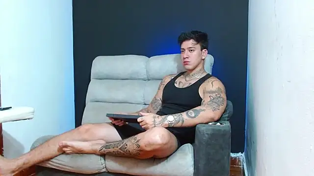 JUSTIN FULLER1 online show from July 2026 11:00:01 PM