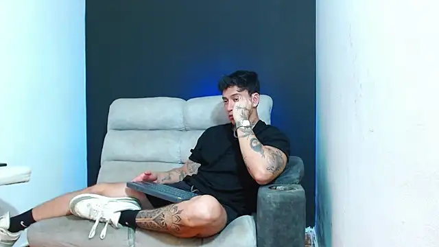 JUSTIN FULLER1 online show from July 2026 01:08:01 AM