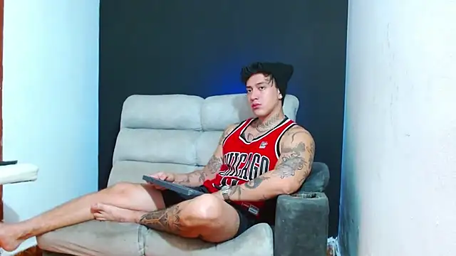 JUSTIN FULLER1 online show from July 2026 01:19:01 PM