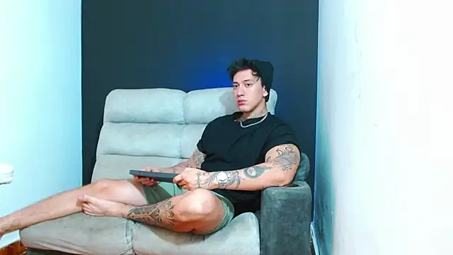 JUSTIN FULLER1 online show from July 2026 04:27:02 PM