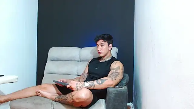 JUSTIN FULLER1 online show from August 2026 04:16:02 PM