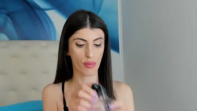 Snapshot of SkinnyDolly chatting on January 2025 11:30:01 PM SkinnyDolly online show from January 2025 11:30:01 PM