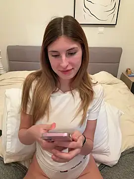 emma05 online show from February 2026 08:24:02 PM