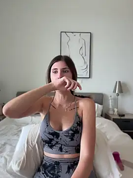 emma05 online show from May 2026 07:02:02 AM