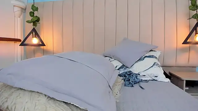 JulianaWaldo online show from January 2025 04:06:01 PM