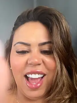 lariic online show from April 2026 06:08:02 PM