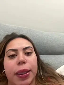 lariic online show from April 2026 10:23:02 PM