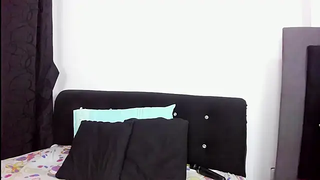 skaysanchez1 online show from March 2025 04:18:01 PM