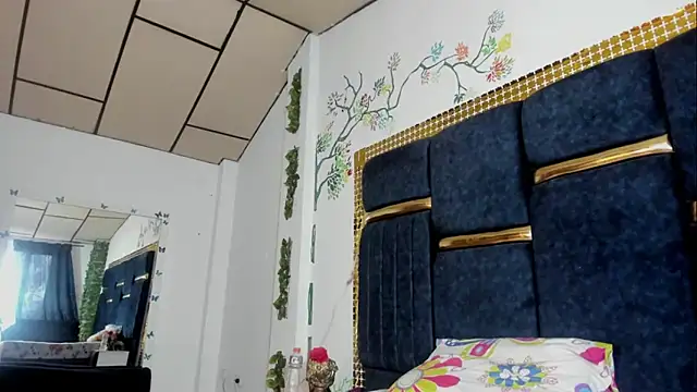 skaysanchez1 online show from September 2025 07:39:02 PM