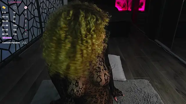 CurlyAnt0 online show from April 2026 07:06:02 AM